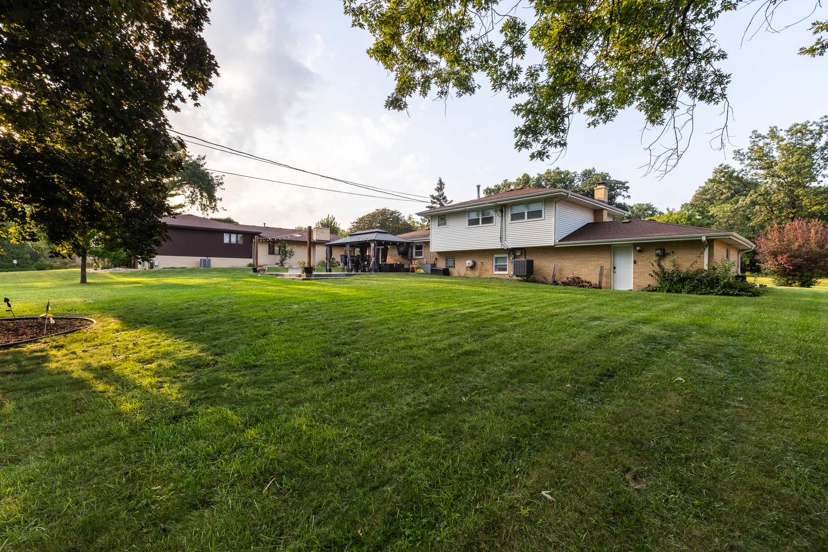 6121 James Street Property Photo 26