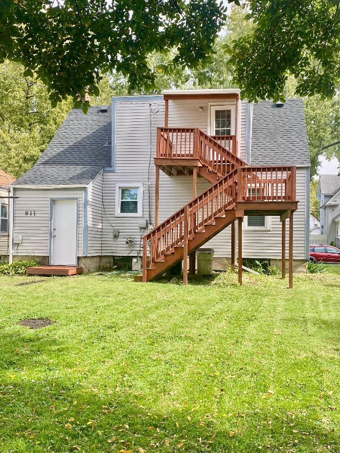 811 S Elm Avenue Property Photo 4