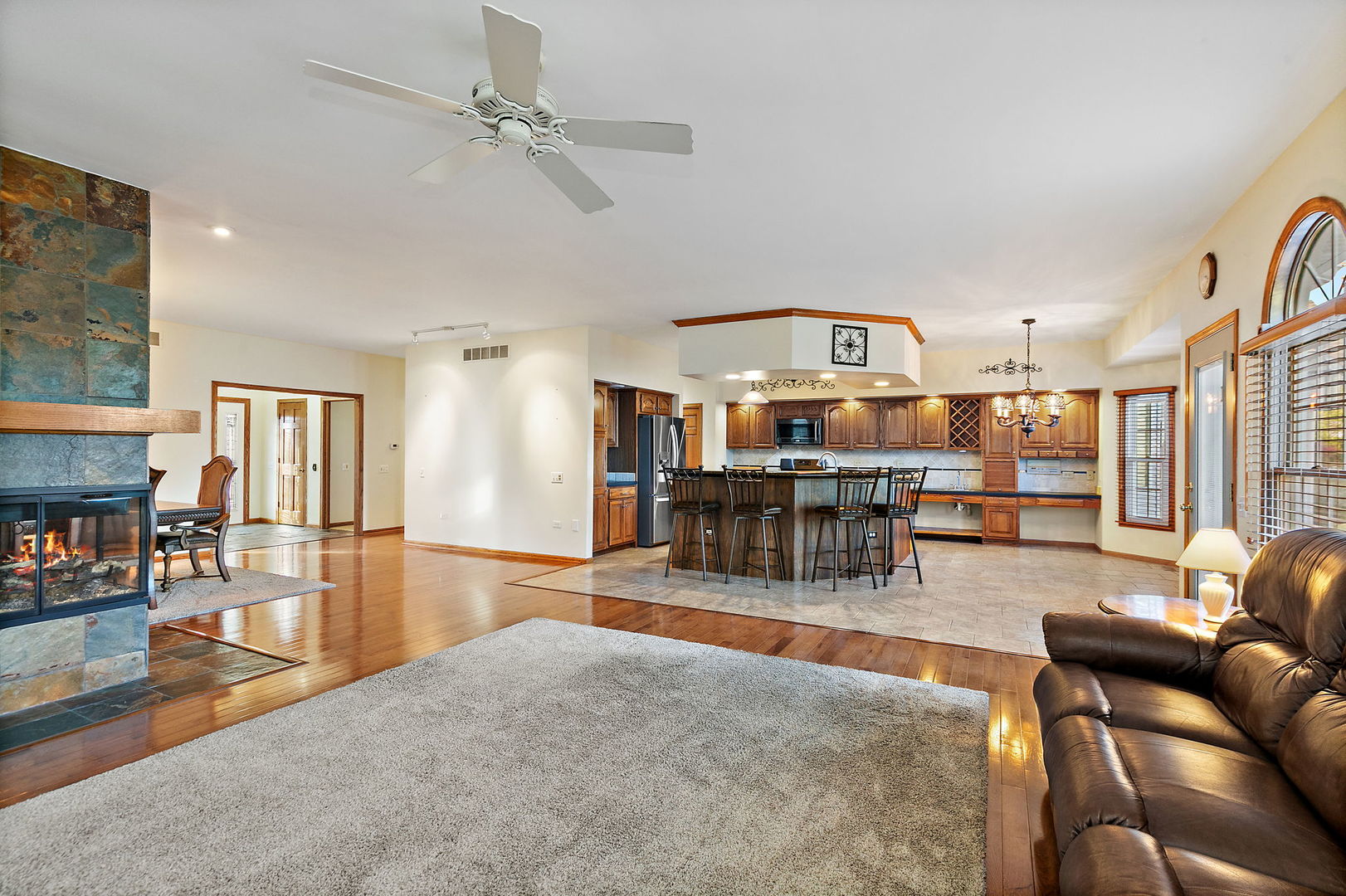2101 Burnham Court Property Photo 4