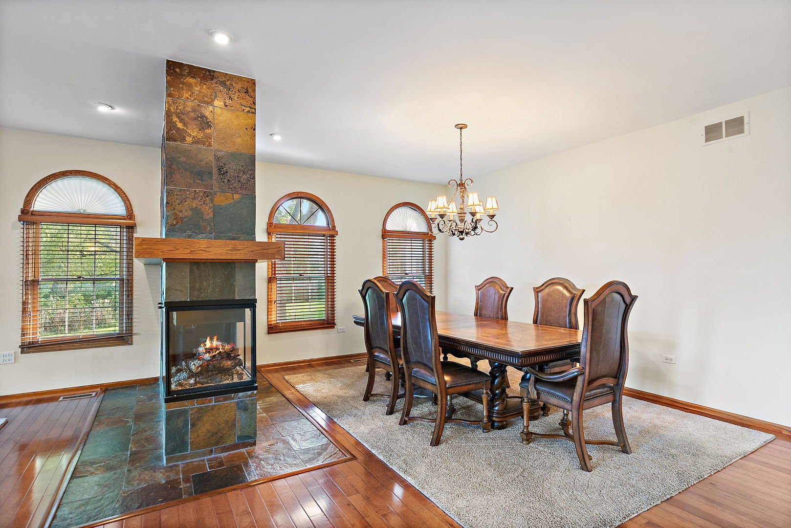 2101 Burnham Court Property Photo 5