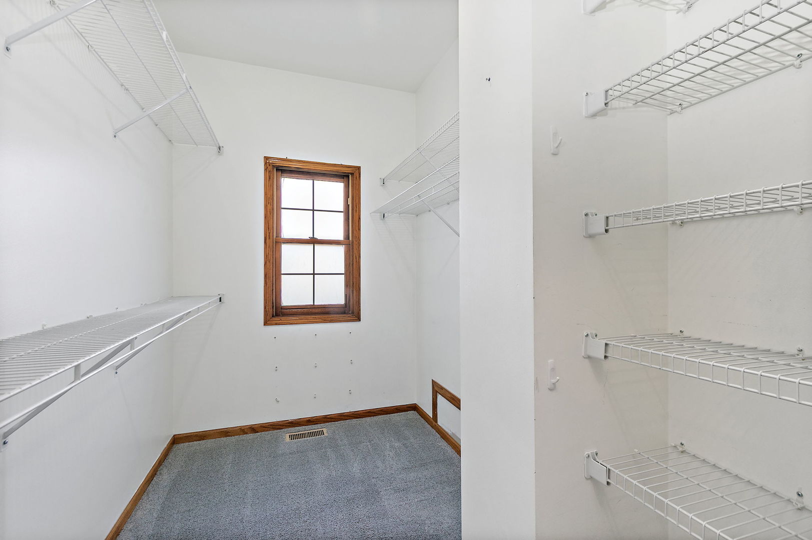 2101 Burnham Court Property Photo 17