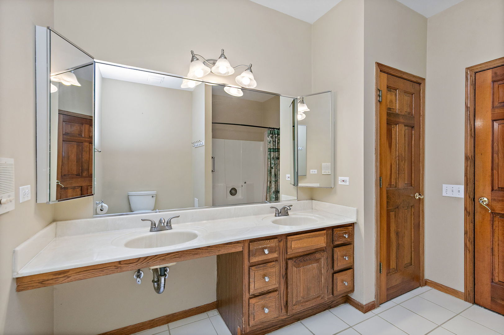 2101 Burnham Court Property Photo 20