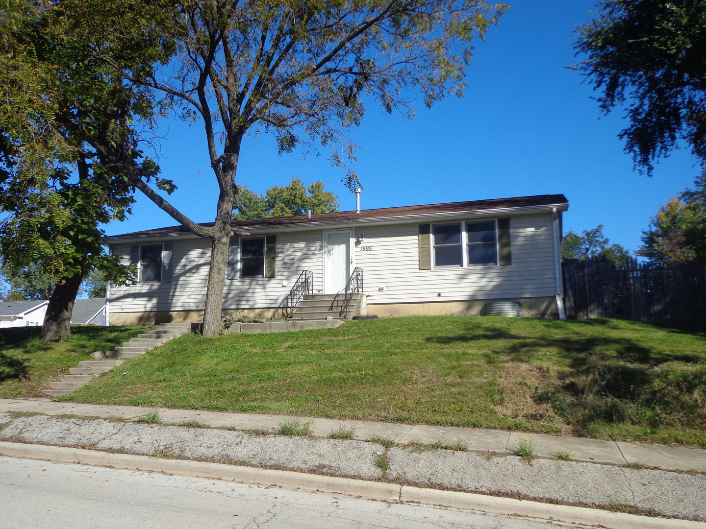 1595 Belleview Avenue Property Photo 1