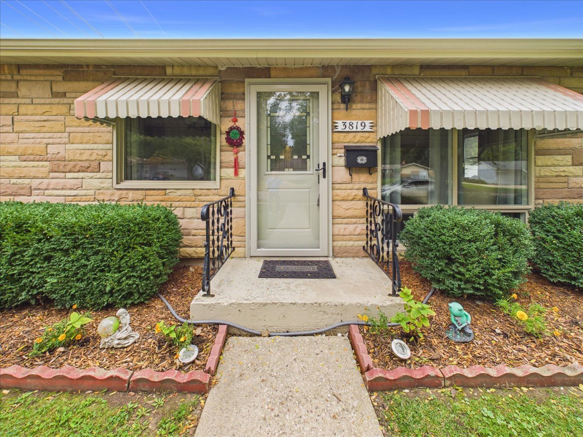 3819 Latham Street Property Photo 7