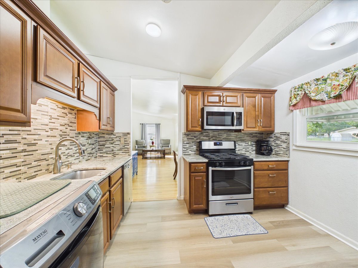 3819 Latham Street Property Photo 14