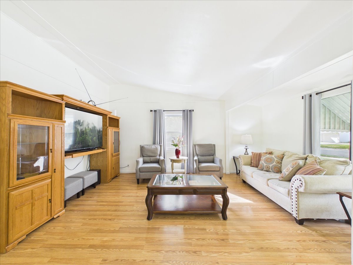 3819 Latham Street Property Photo 17