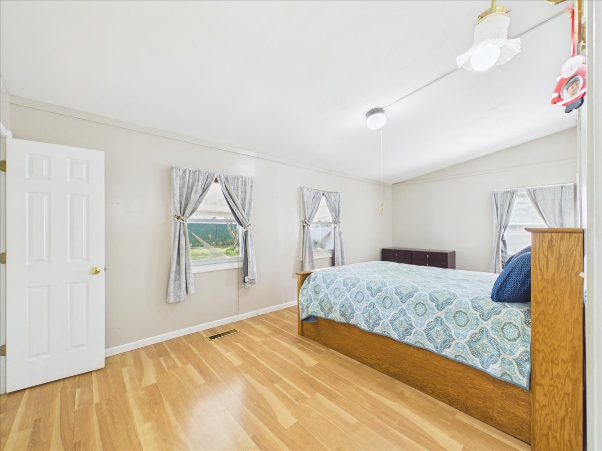 3819 Latham Street Property Photo 21
