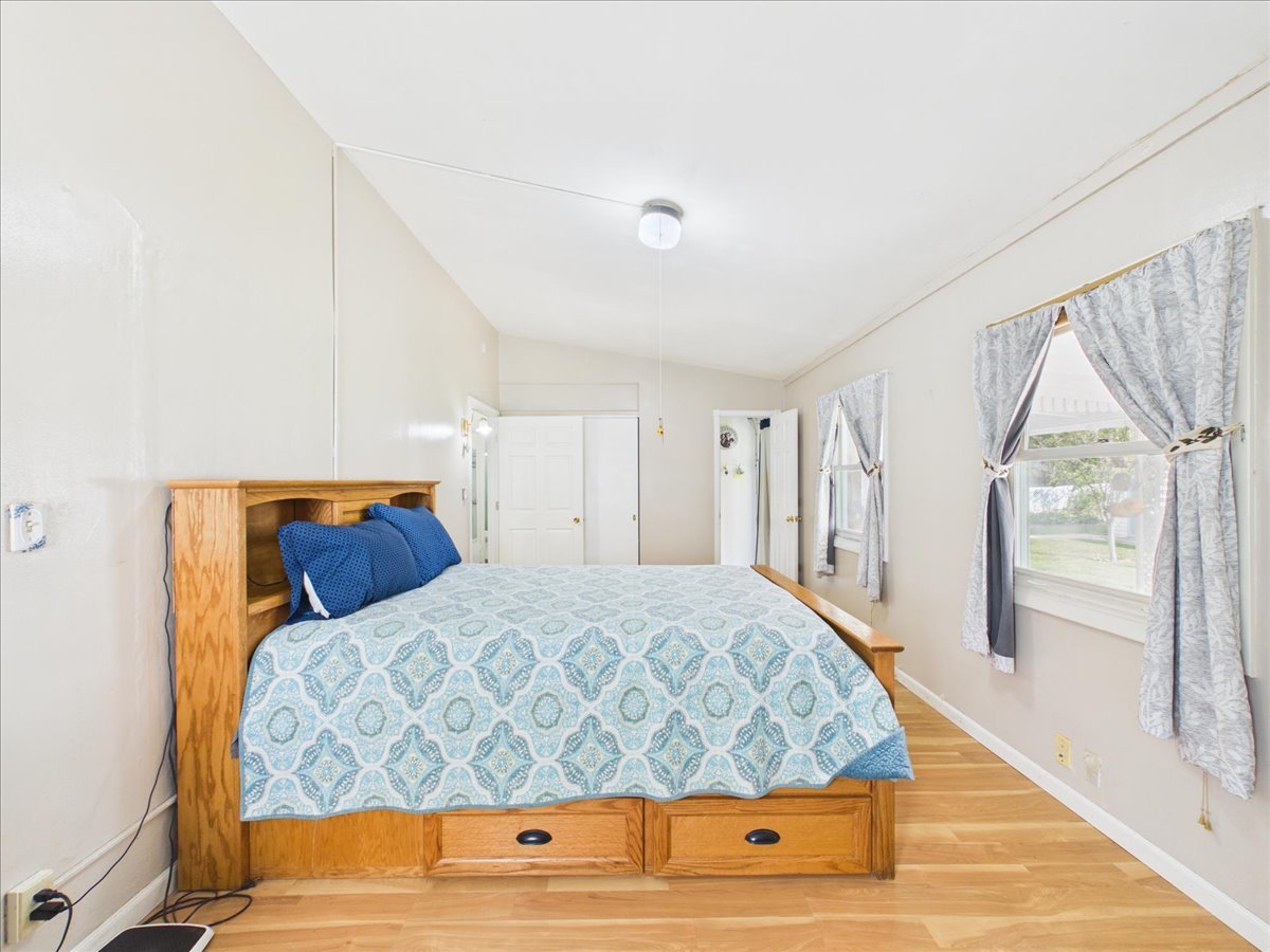 3819 Latham Street Property Photo 23