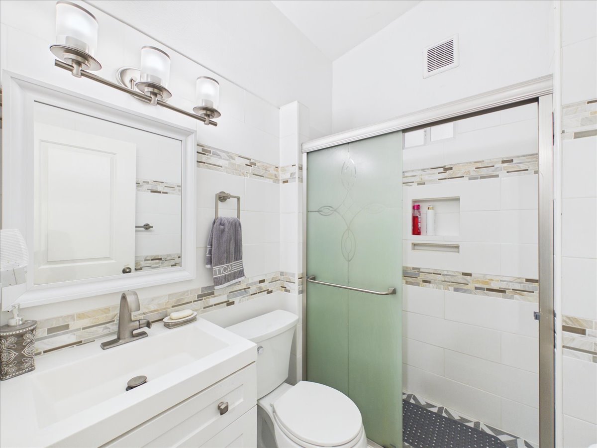 3819 Latham Street Property Photo 26