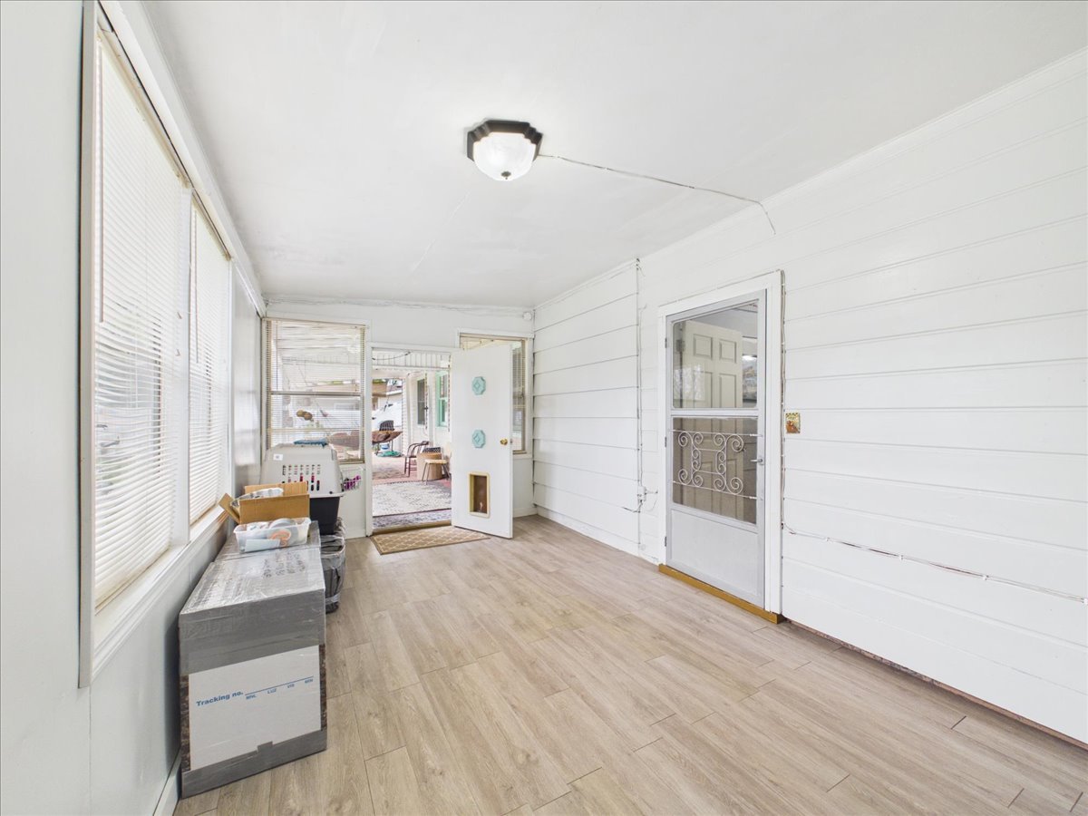 3819 Latham Street Property Photo 28