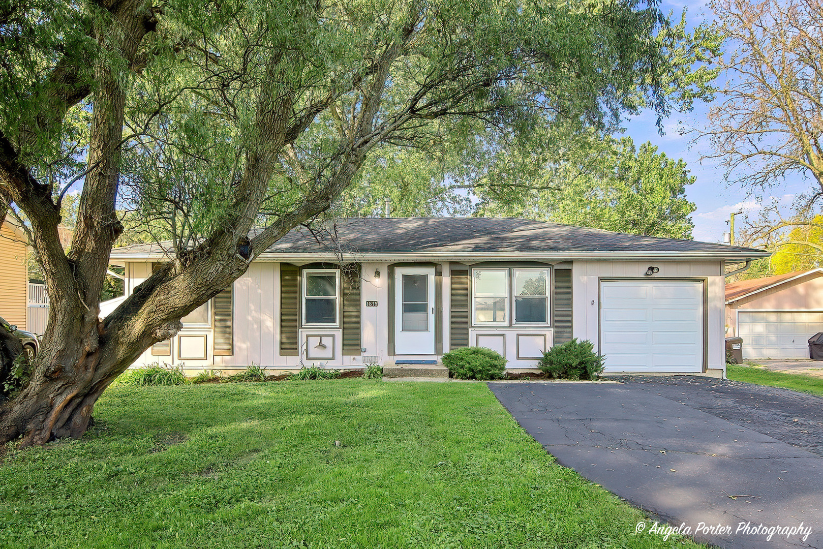 1815 Beach Road Property Photo 1
