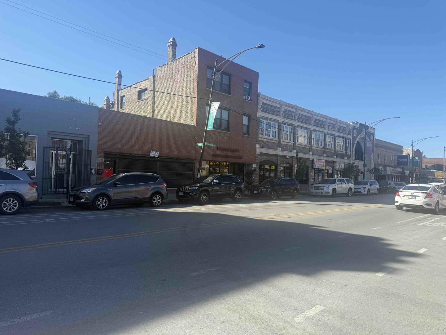 2733 W Cermak Road Property Photo 1