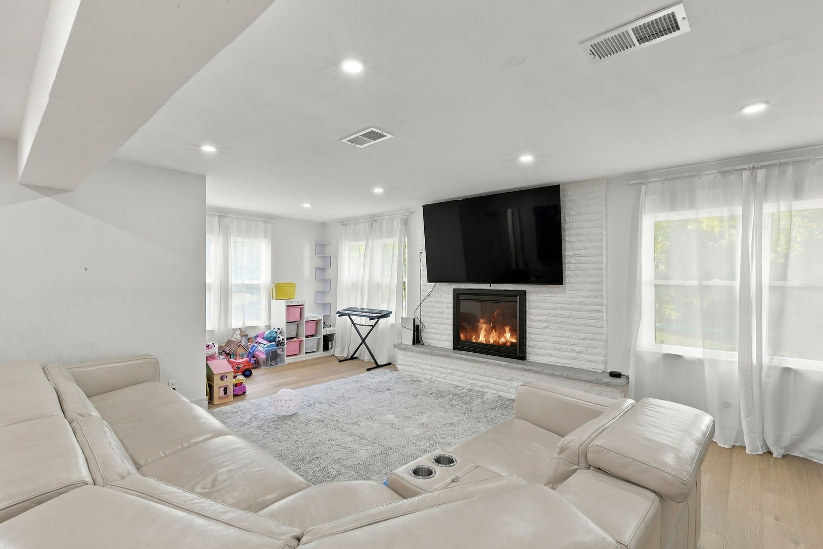 135 Julie Drive Property Photo 10