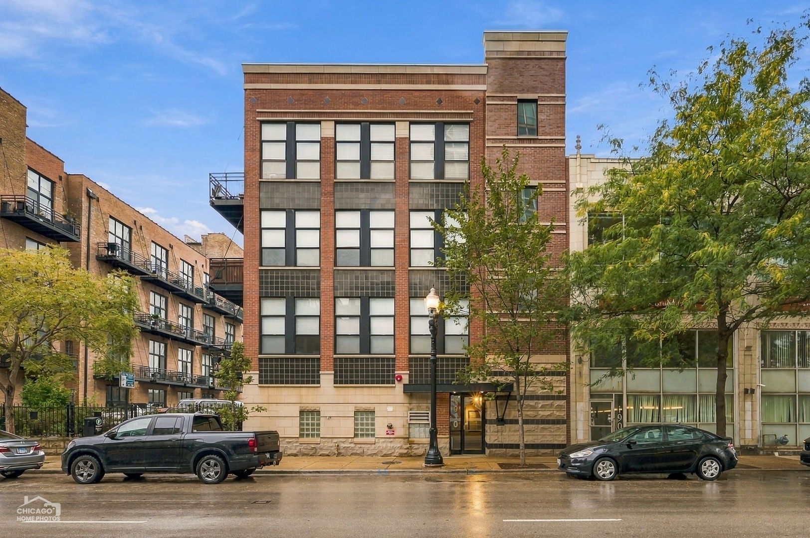 1910 S Michigan Avenue 303 Property Photo 1