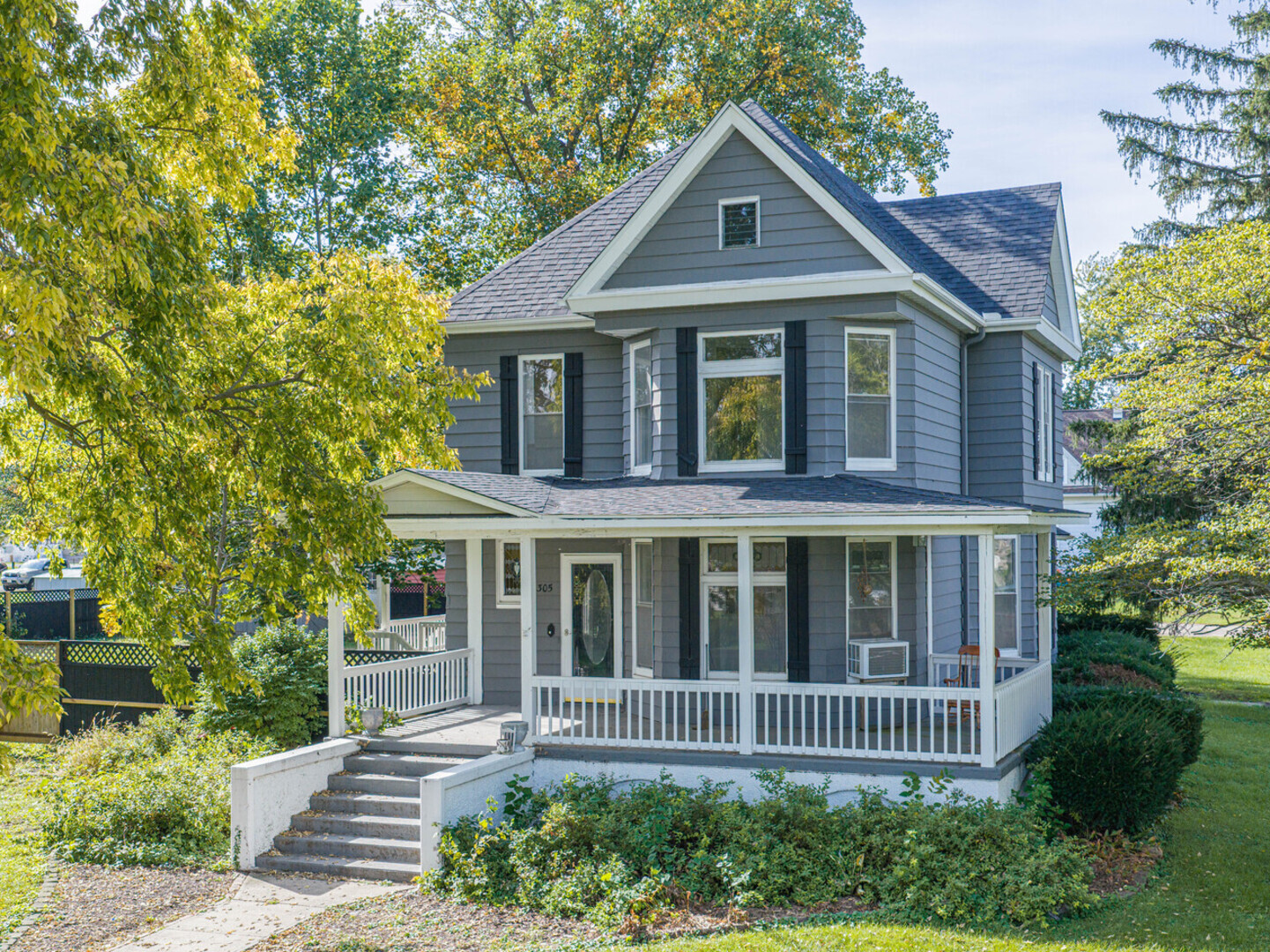 305 Locust Street Property Photo 1