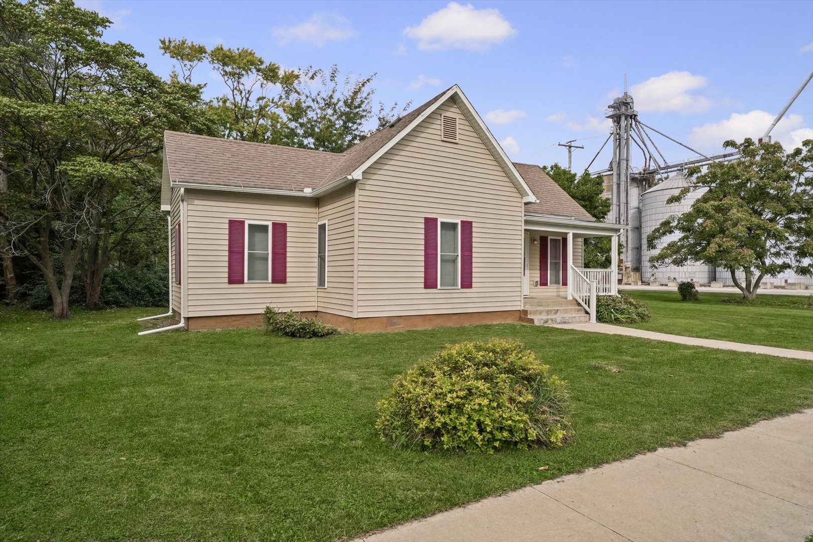 100 S Grant Street Property Photo 1