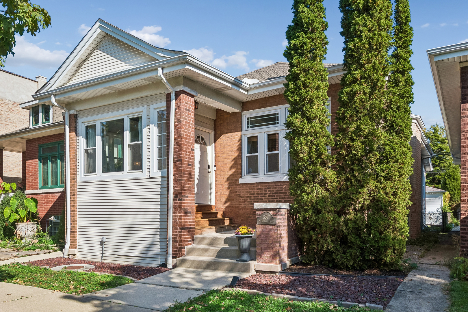 3923 N Mozart Street Property Photo 1