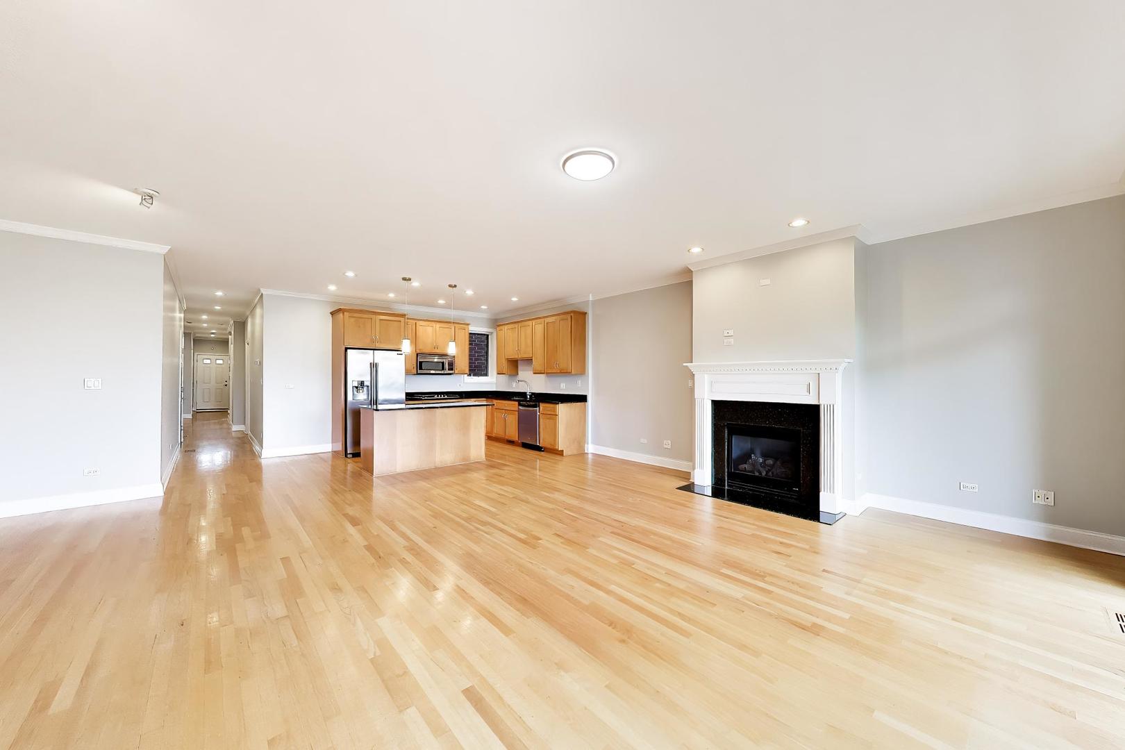 5055 N Clark Street 3s Property Photo 6