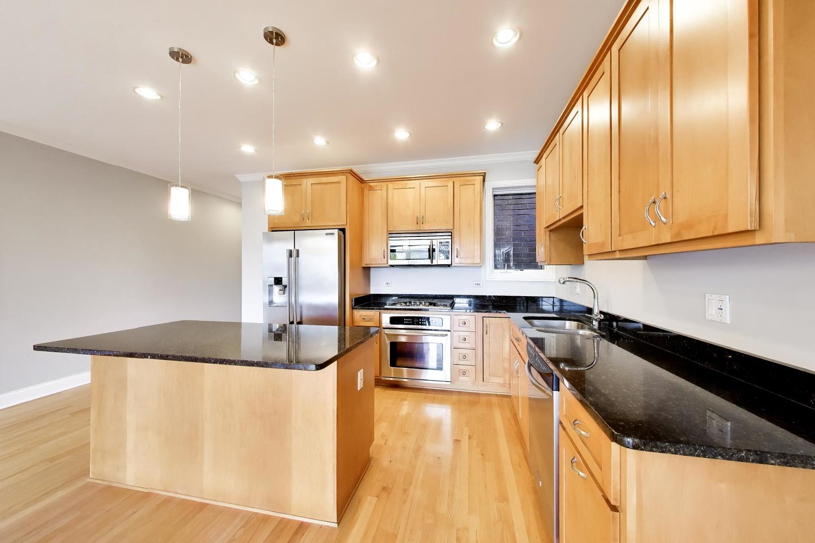5055 N Clark Street 3s Property Photo 8