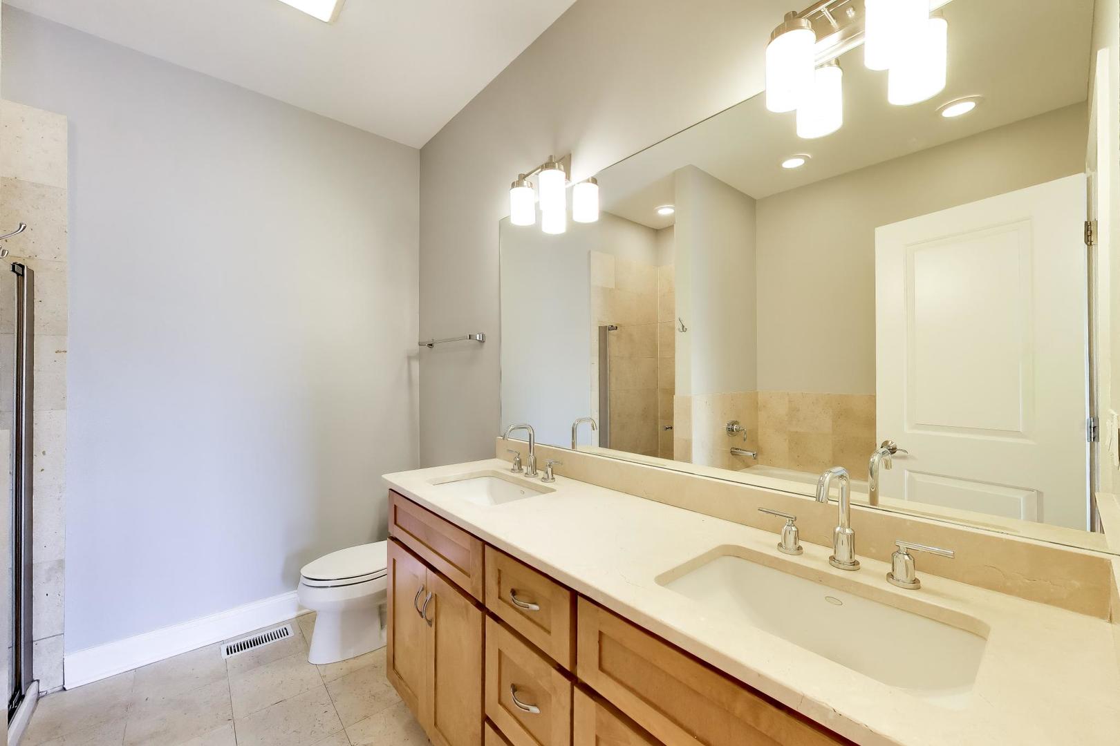5055 N Clark Street 3s Property Photo 15