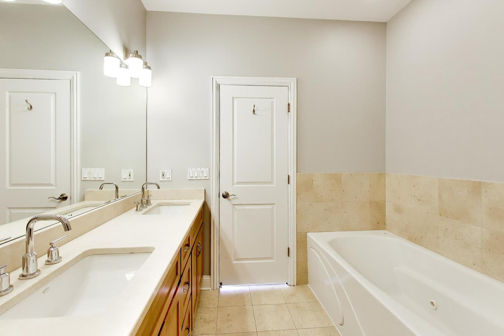 5055 N Clark Street 3s Property Photo 16
