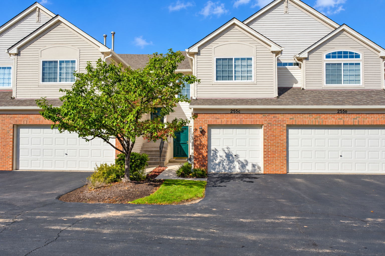 255 Thornwood Way C Property Photo 1