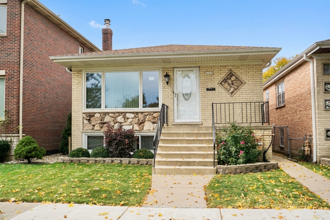 3318 N Page Avenue Property Photo 1