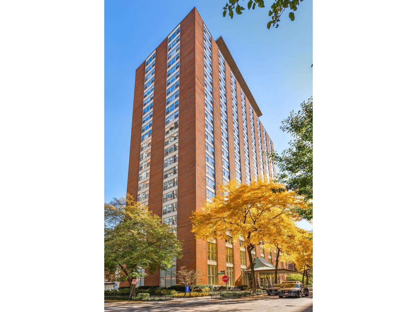 1325 N State Parkway 4b Property Photo 1