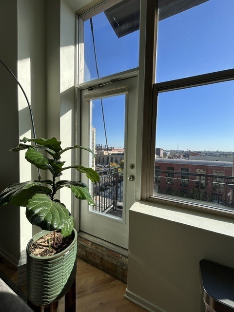 500 S Clinton Street 811 Property Photo 6