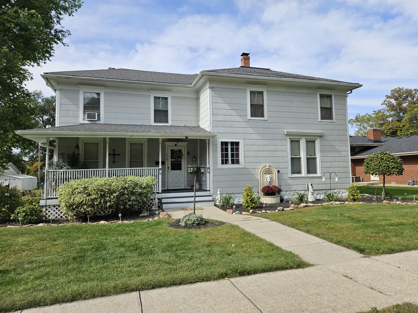 519 N Locust Street Property Photo 1