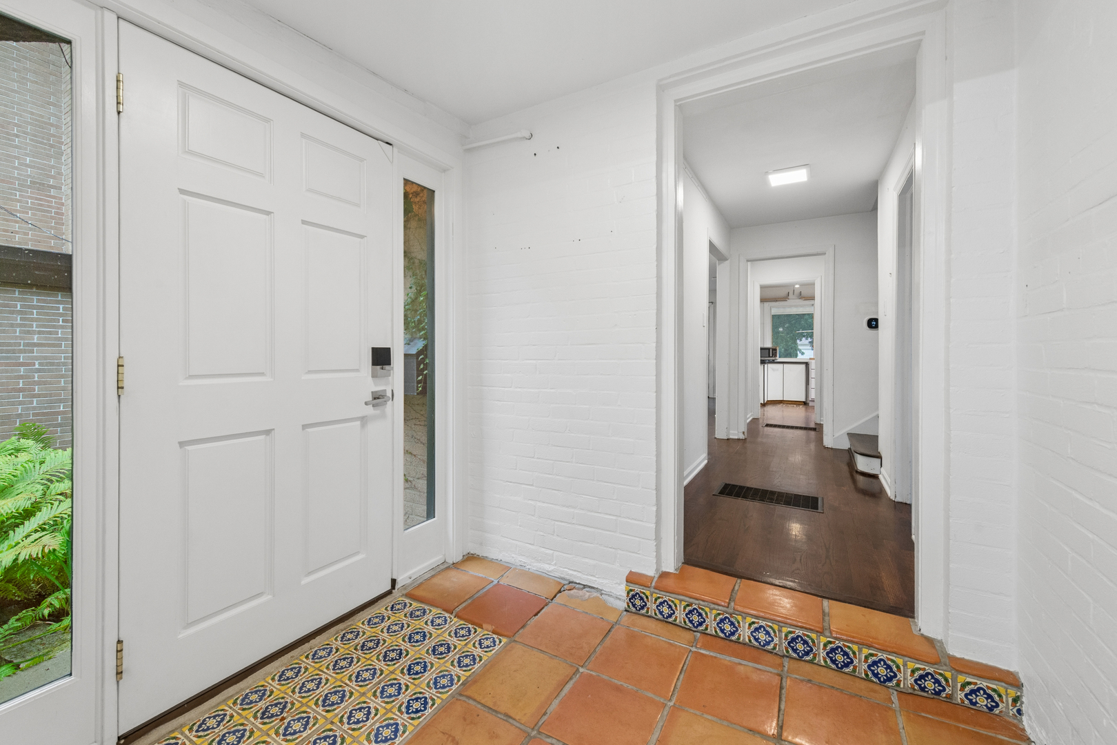 9024 Ewing Avenue Property Photo 3
