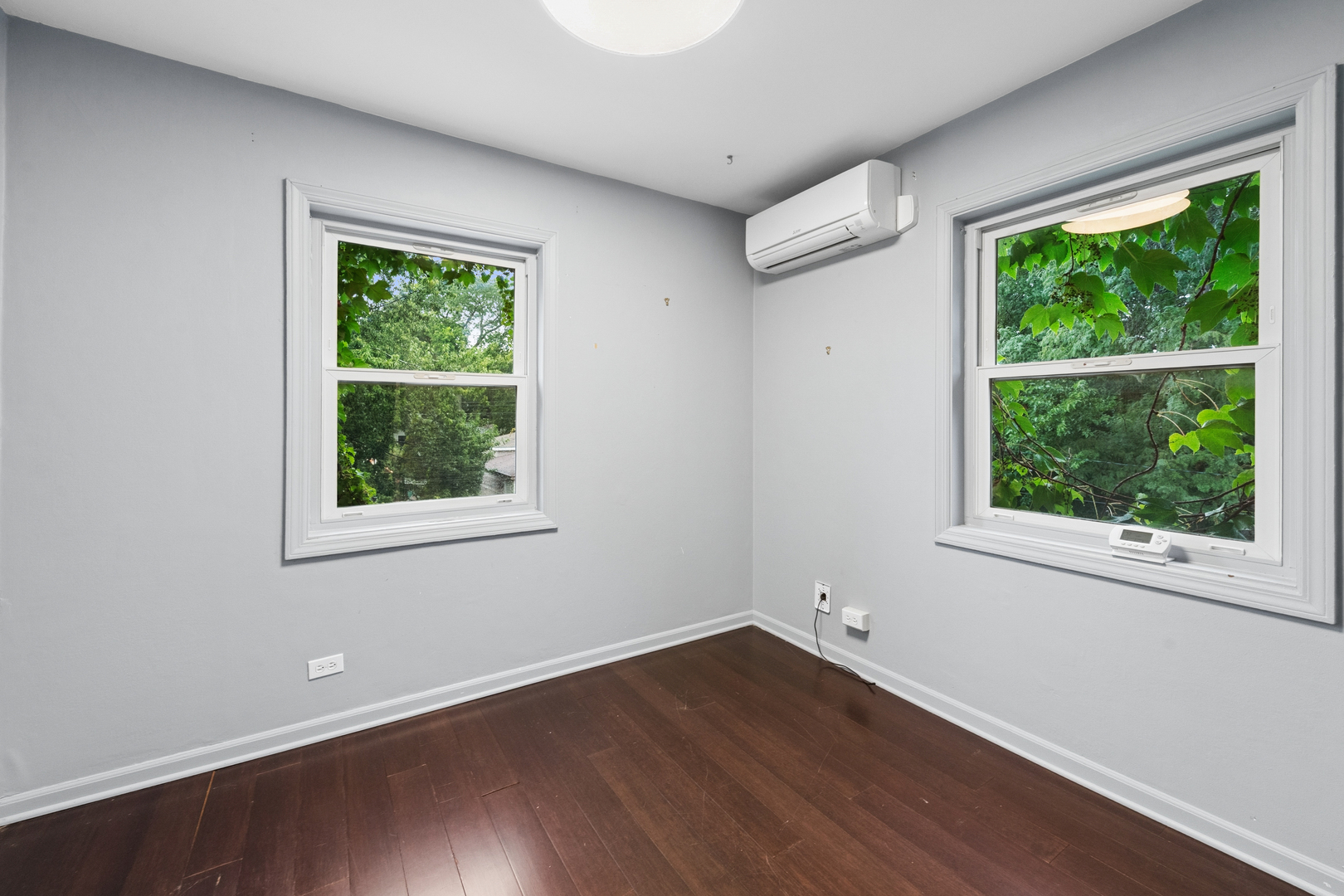 9024 Ewing Avenue Property Photo 24
