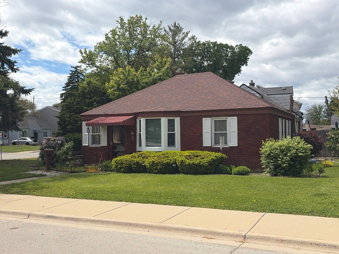 2711 Westbrook Drive Property Photo 1