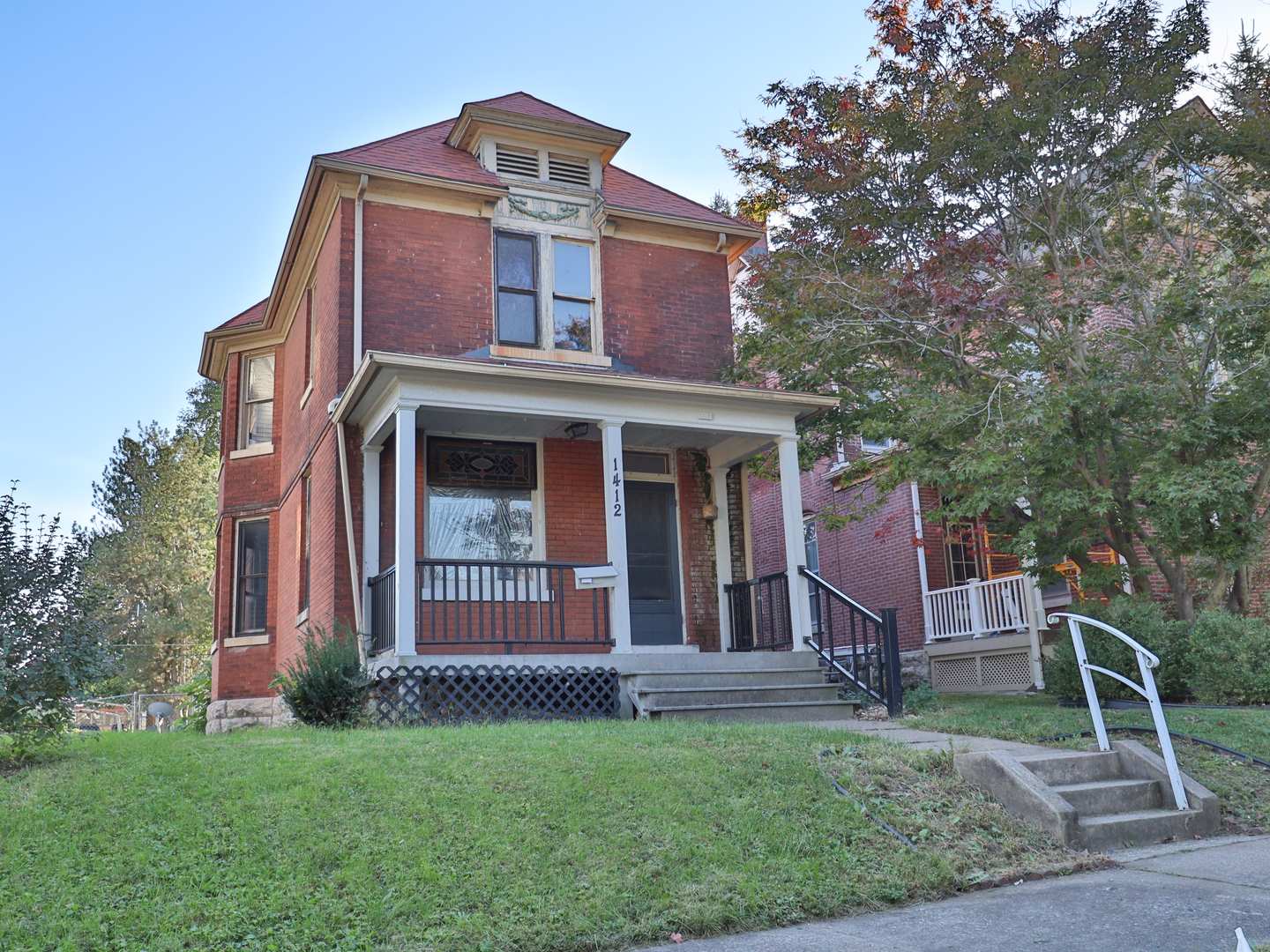 1412 Oak Street Property Photo 1