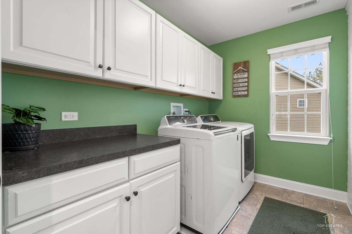 957 Glacial Falls Drive Property Photo 38