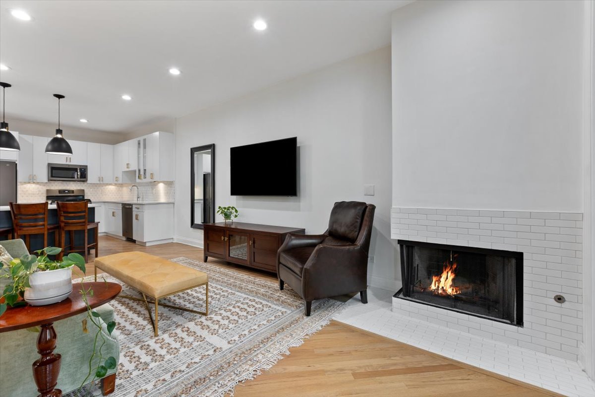 2247 W Wabansia Avenue 204 Property Photo 6