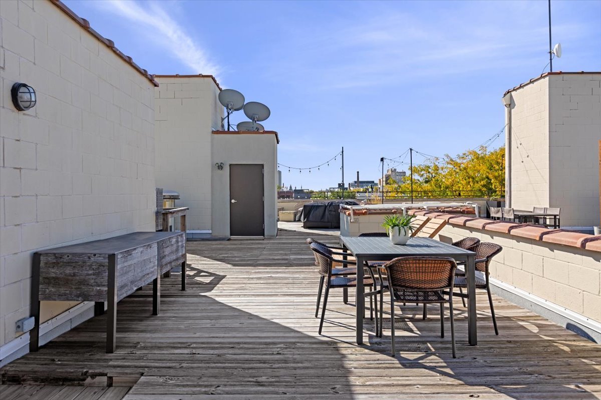 2247 W Wabansia Avenue 204 Property Photo 12