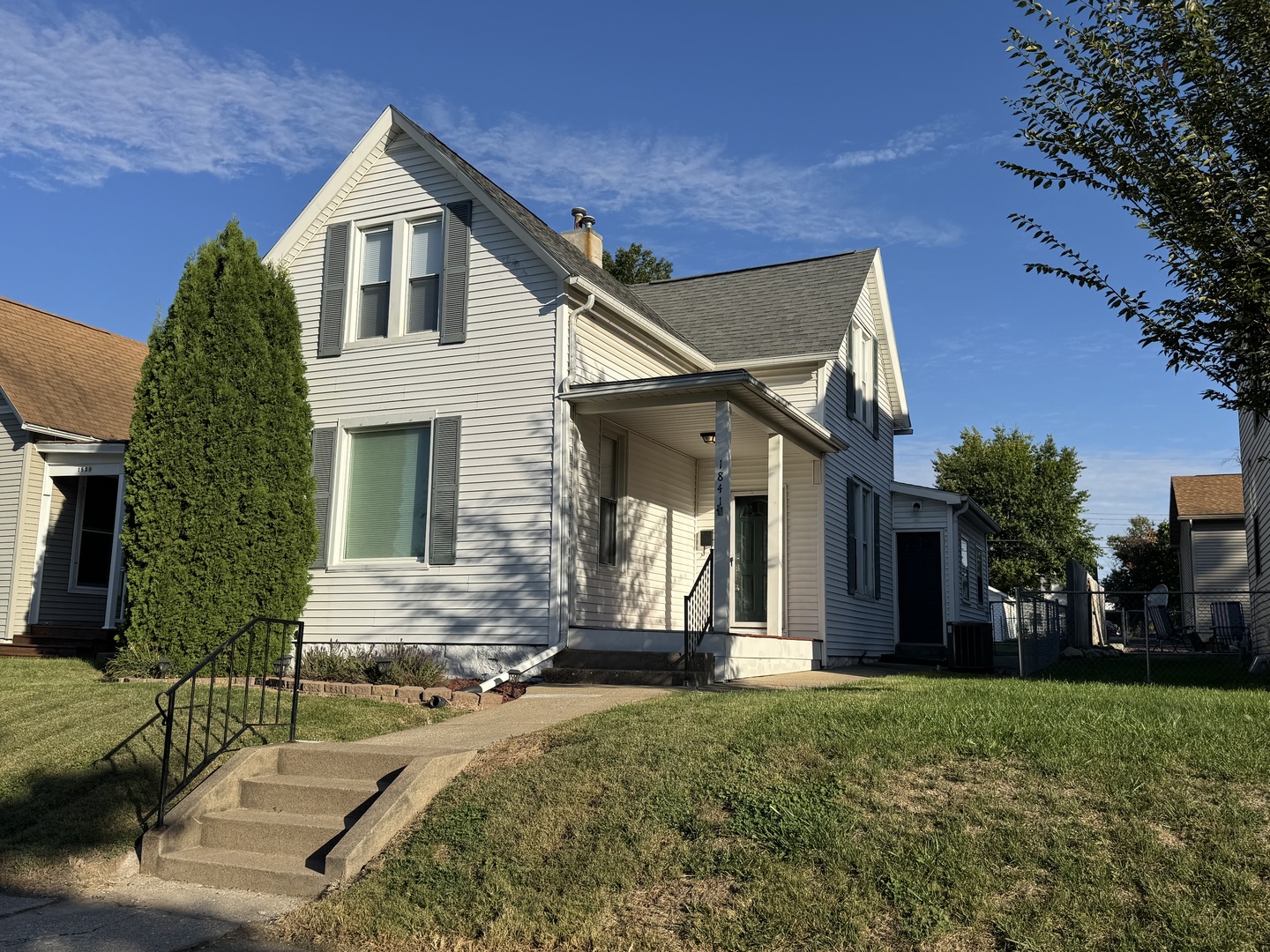 1841 Spring Street Property Photo 1