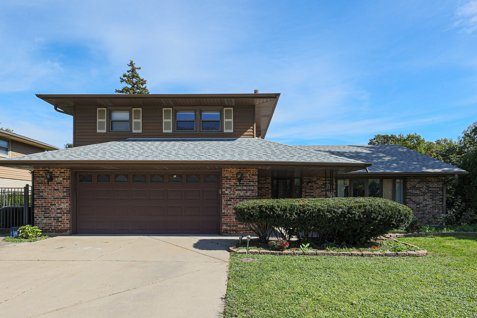 1601 N Rosetree Lane Property Photo 1