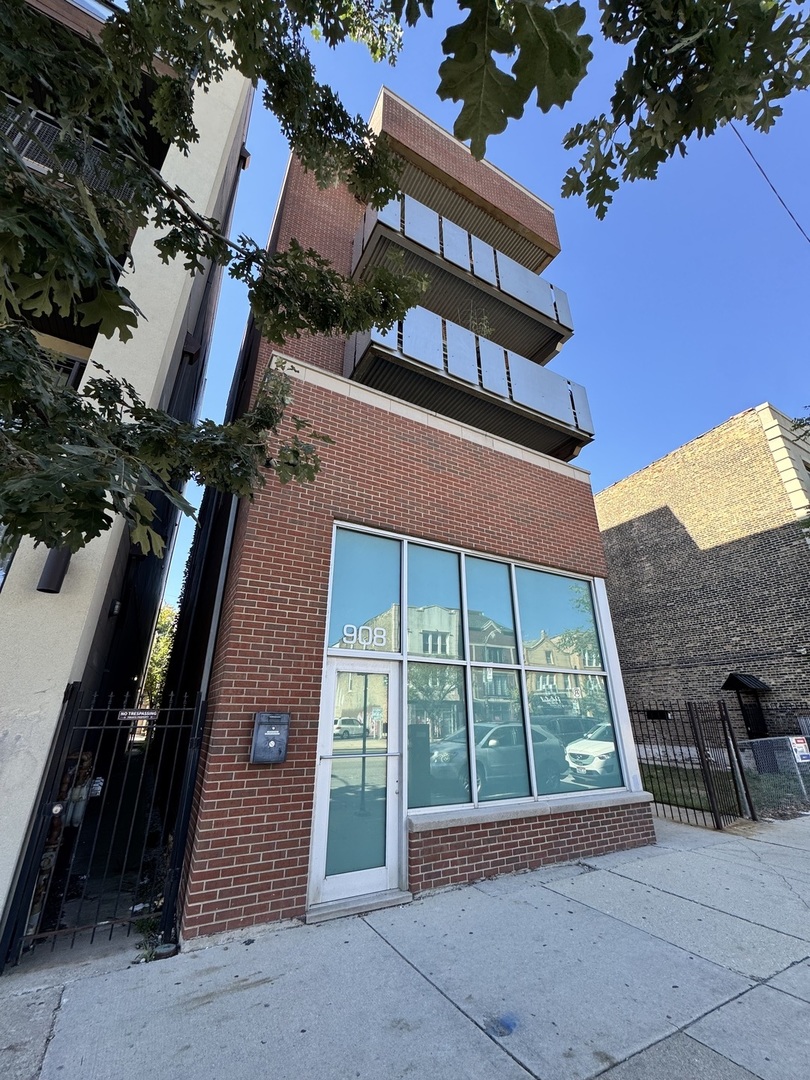 908 N Ashland Avenue 3 Property Photo 1