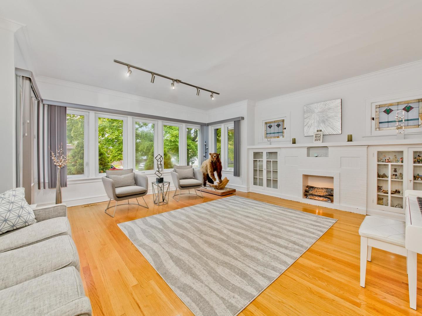 4137 N Lawler Avenue Property Photo 3