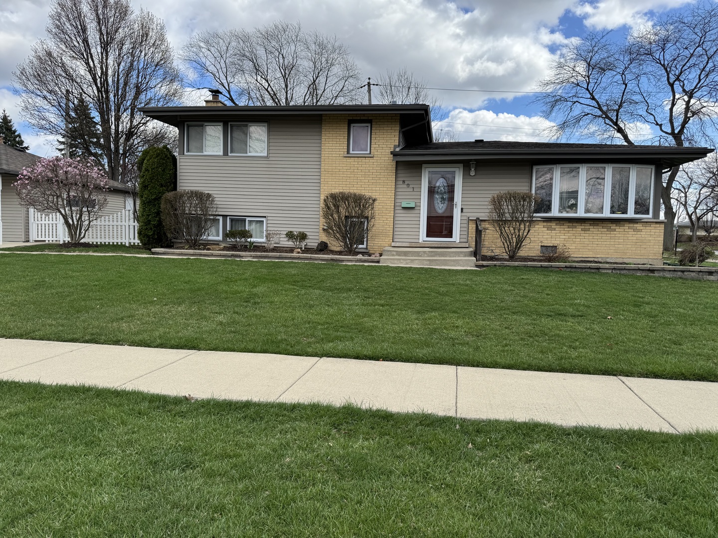 801 E Greenwood Drive Property Photo 3