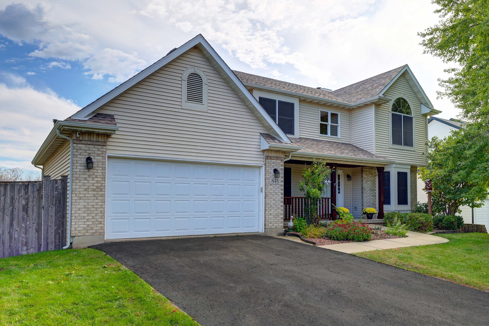 845 Ridge Drive Property Photo 1