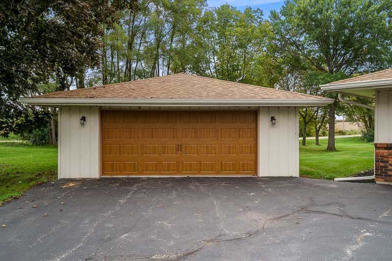 8024 Faraway Lane Property Photo 4