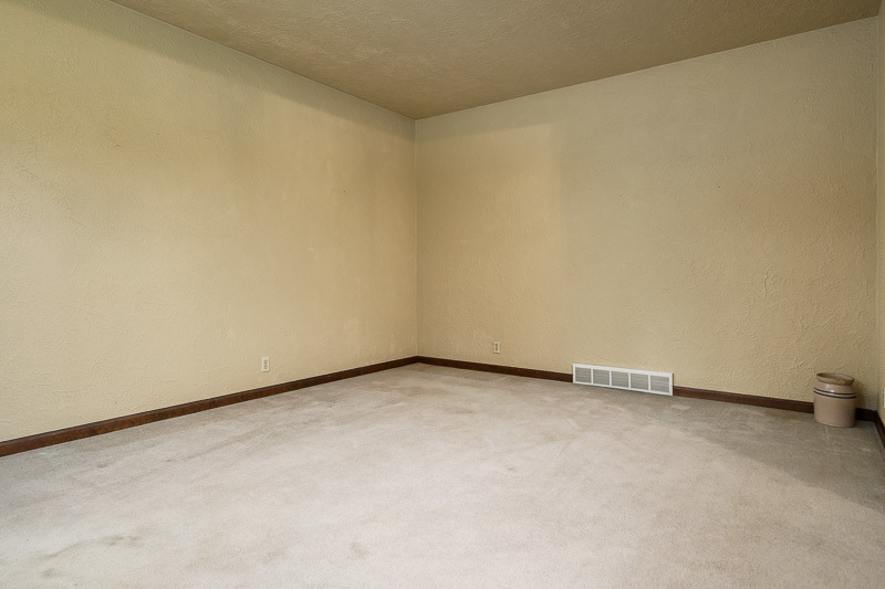 8024 Faraway Lane Property Photo 6