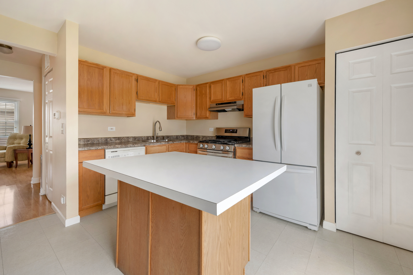 1392 Carriage Way Property Photo 10