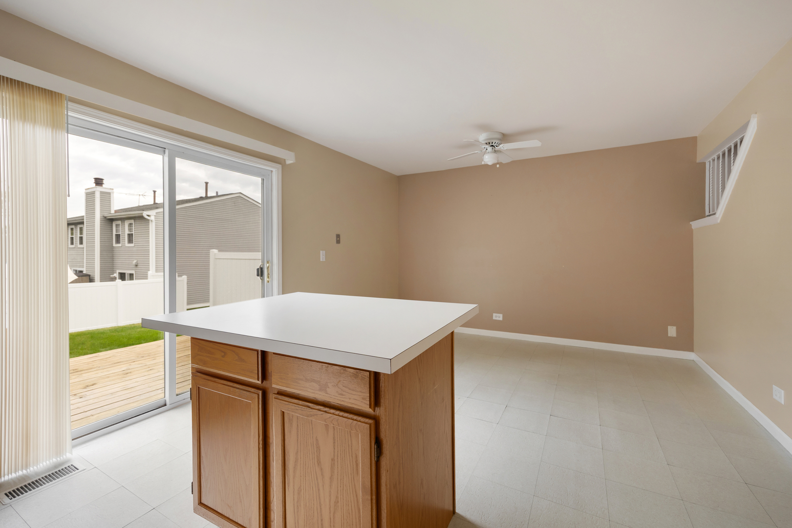 1392 Carriage Way Property Photo 11