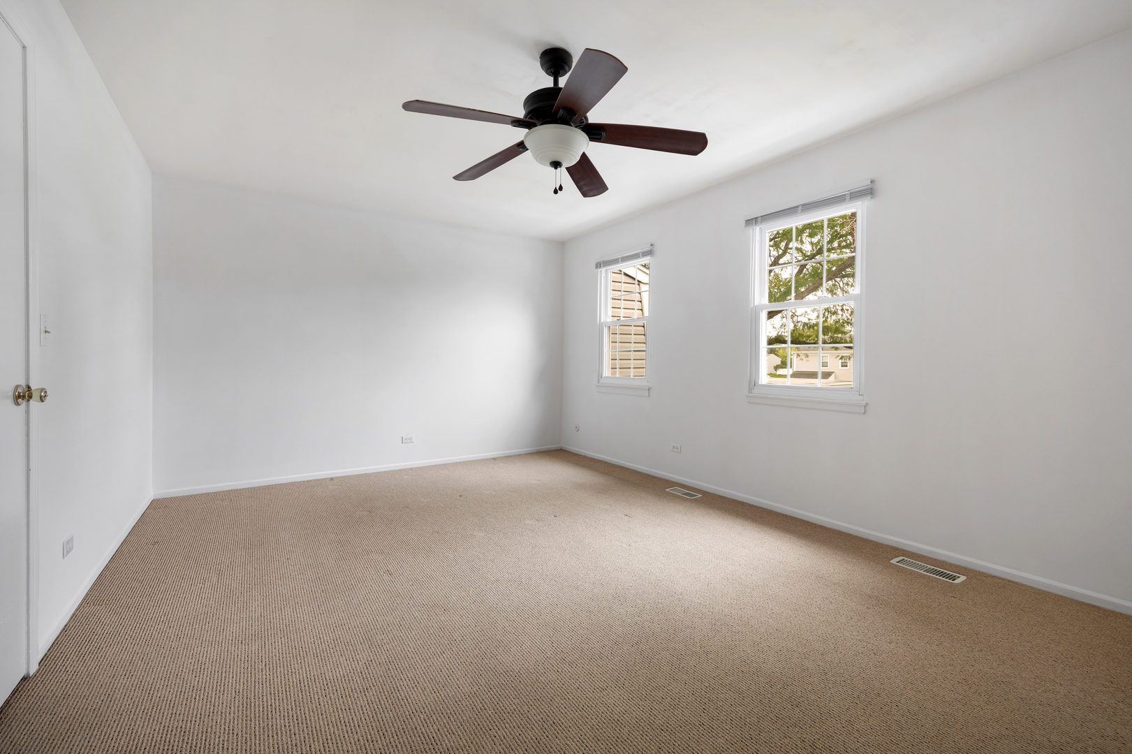 1392 Carriage Way Property Photo 15