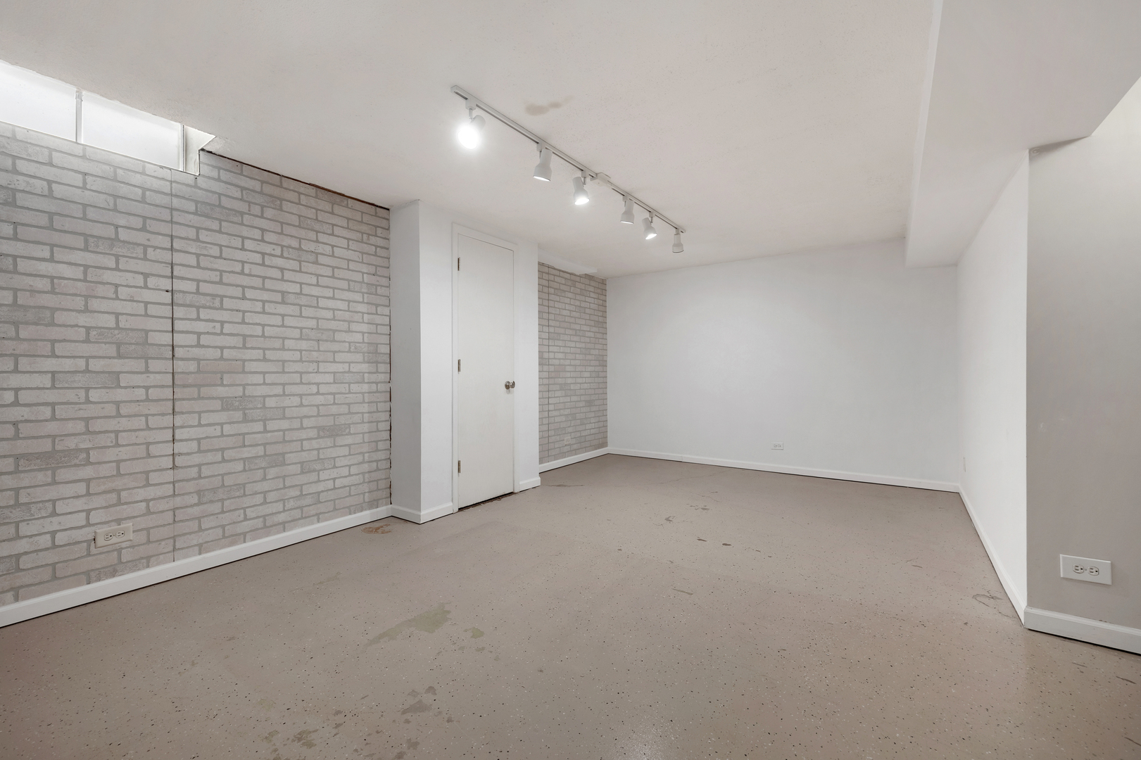 1392 Carriage Way Property Photo 20