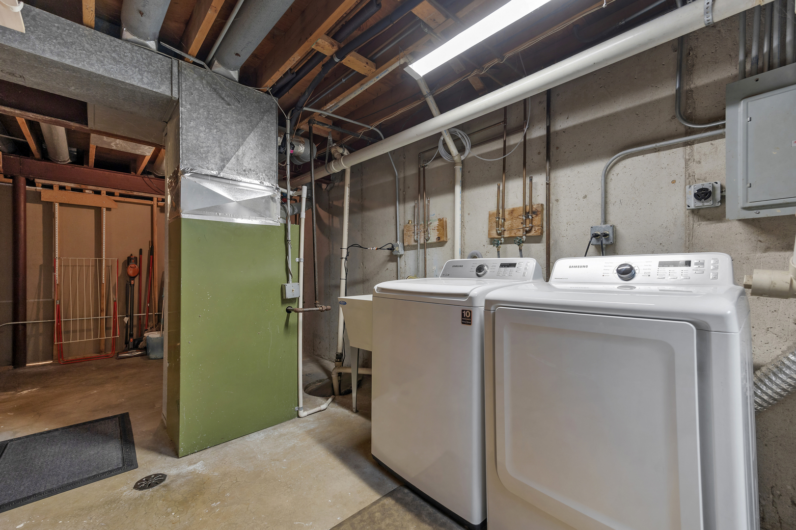 1392 Carriage Way Property Photo 22